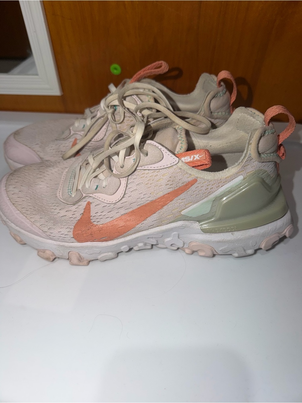 Nike Peach Pink React-Style Sneakers (6Y/ 7.5W)